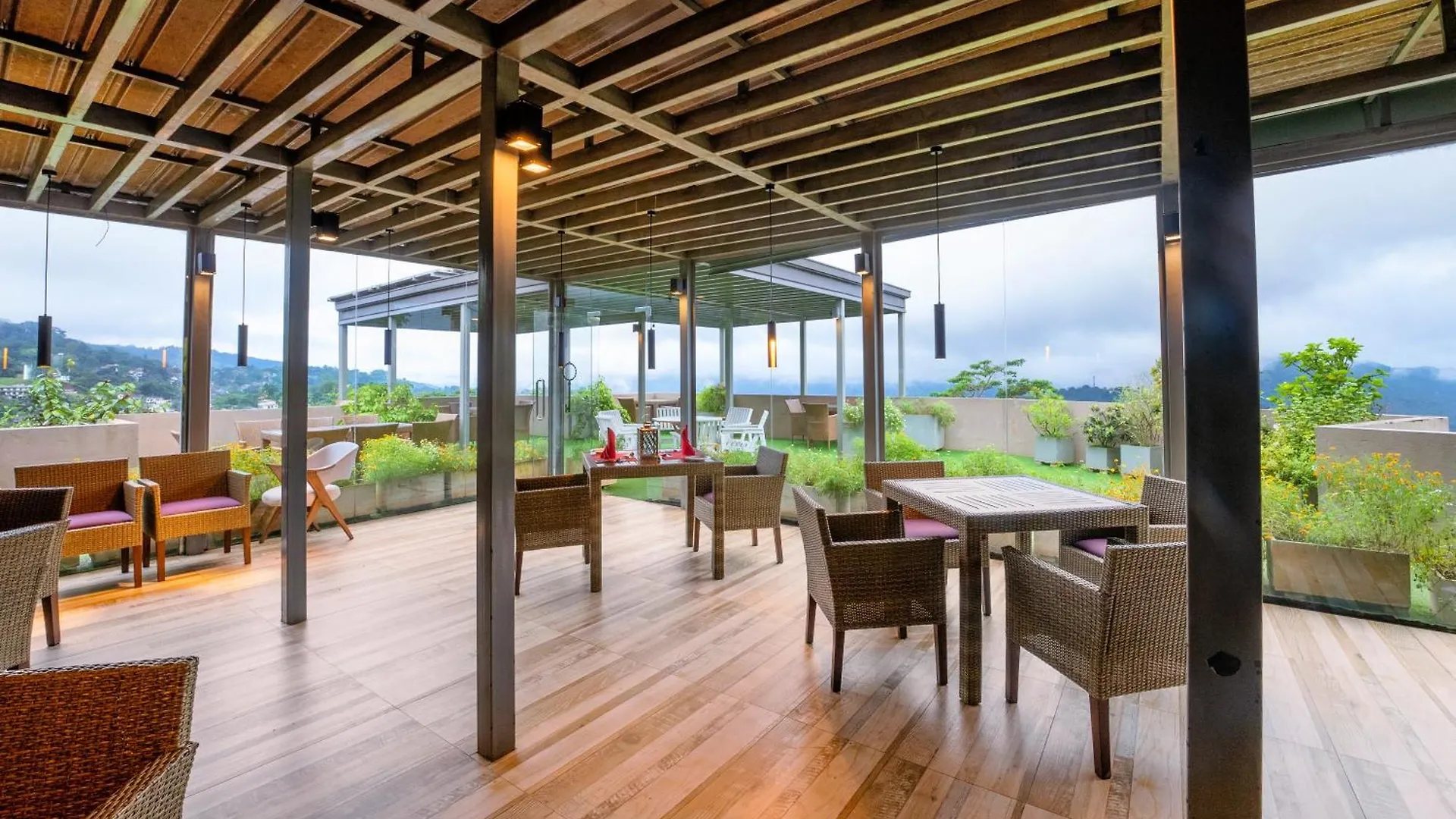 Hotel Skyloft Kandy By Aaradhya