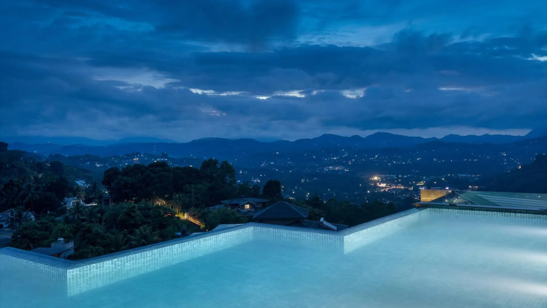 Skyloft Kandy By Aaradhya 4*,