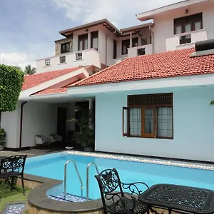 Bed & Breakfast Suriya Arana